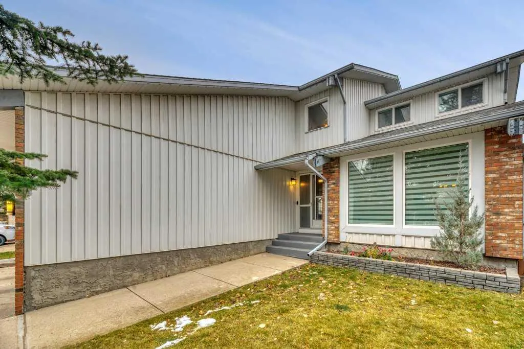 408 Woodside Road SW