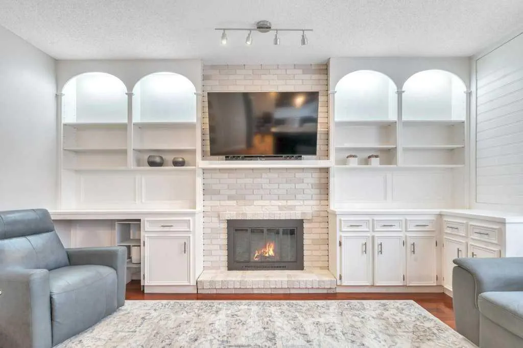 408 Woodside Road SW