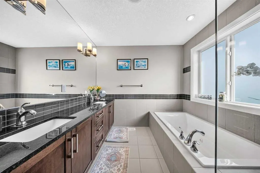 160 Kinniburgh Circle