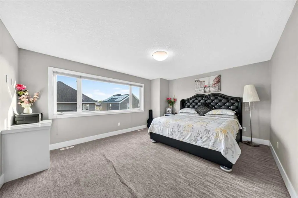 160 Kinniburgh Circle