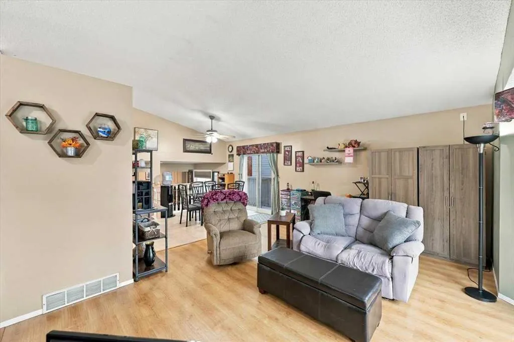 36 Covington Mews NE