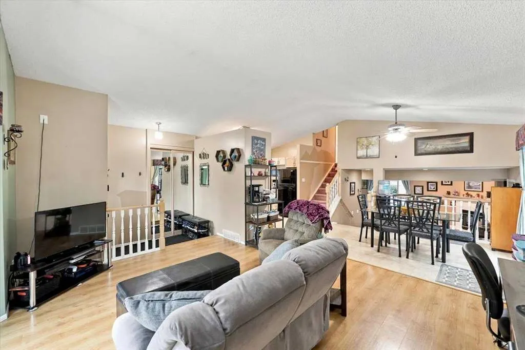 36 Covington Mews NE