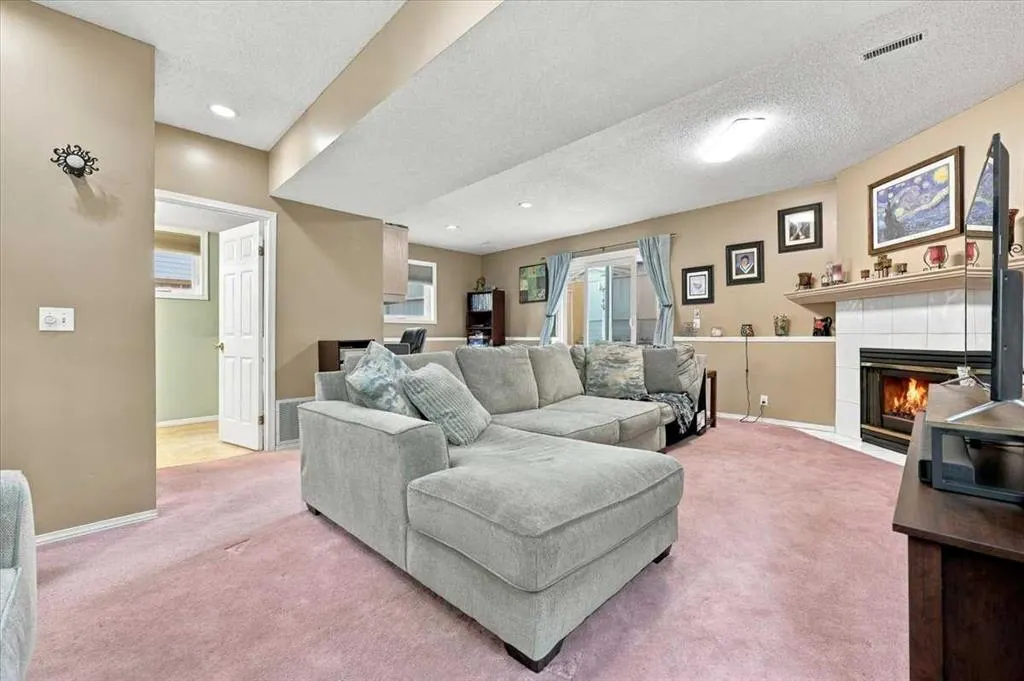 36 Covington Mews NE