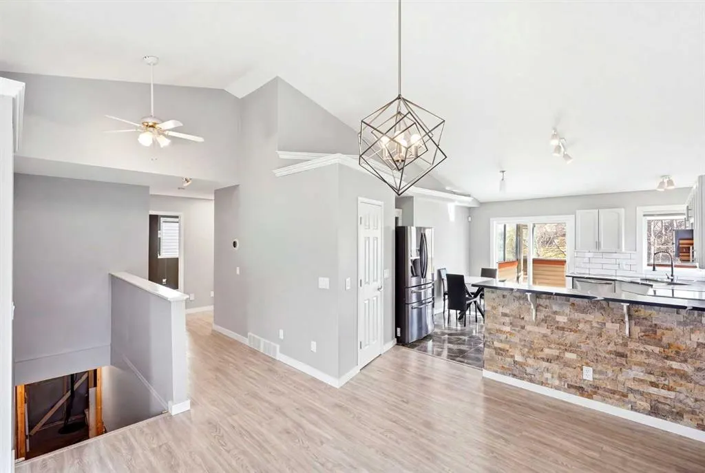 175 Lakeview Cove