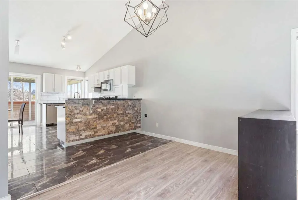 175 Lakeview Cove
