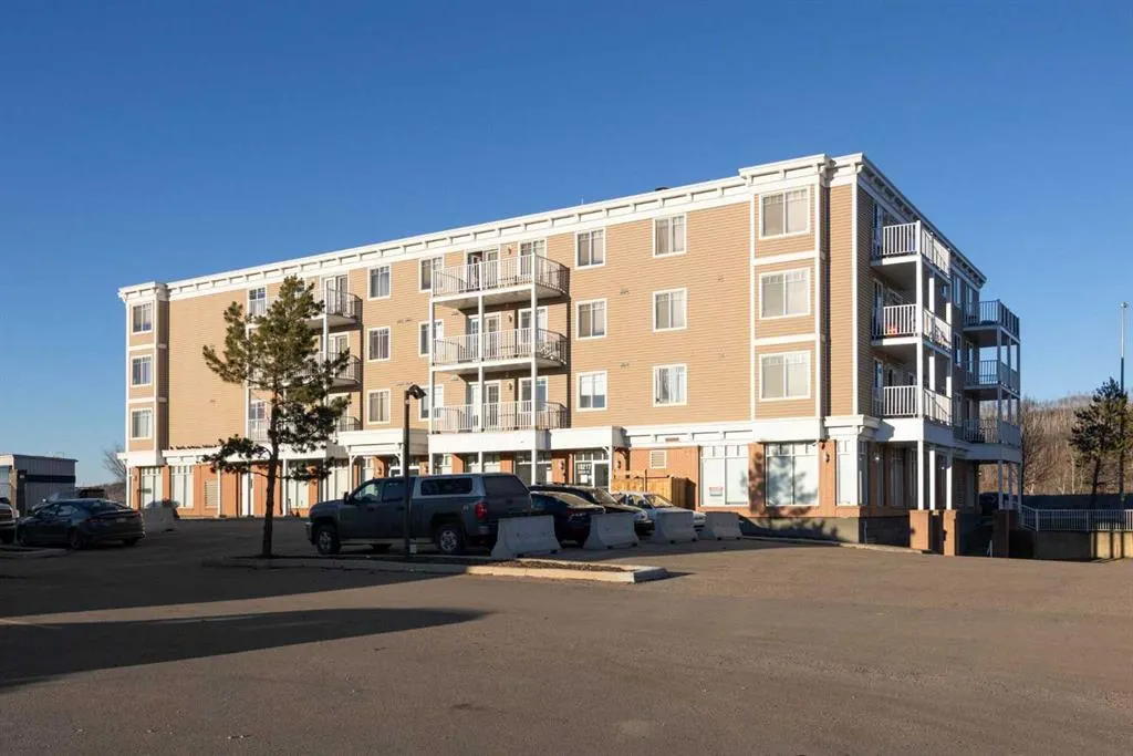 10217 Queen Street #404
