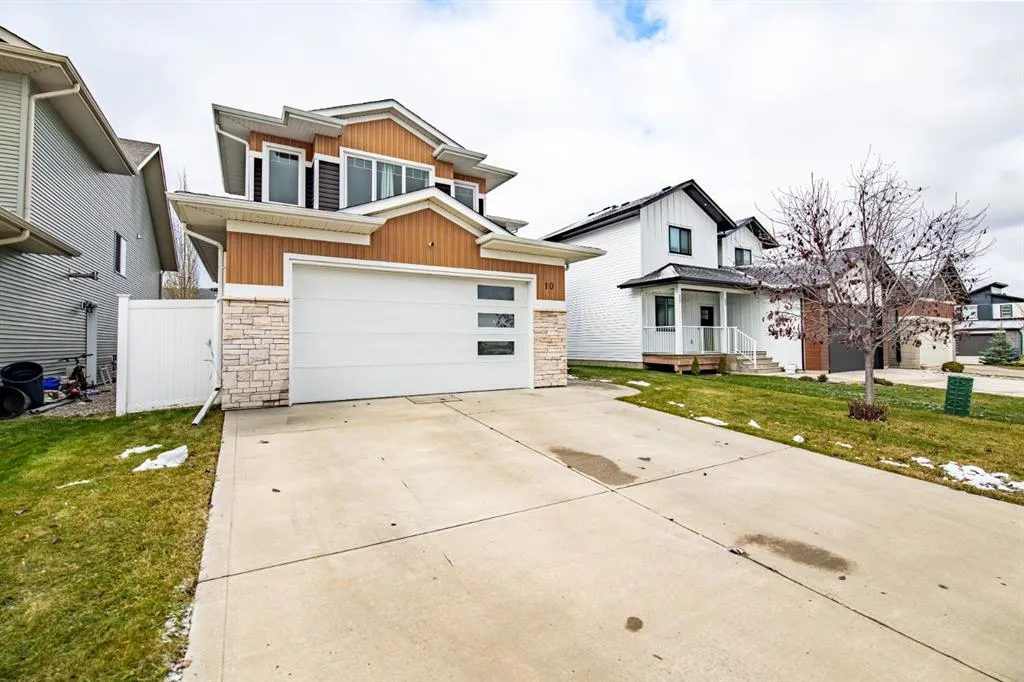 10 Mitchell Crescent