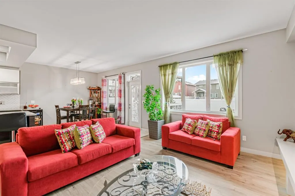 10 Mitchell Crescent