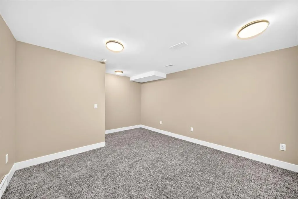 111 Deer Ridge Lane SE