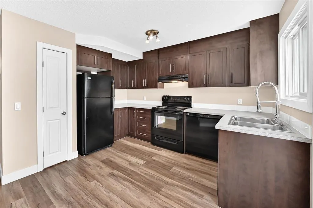 111 Deer Ridge Lane SE