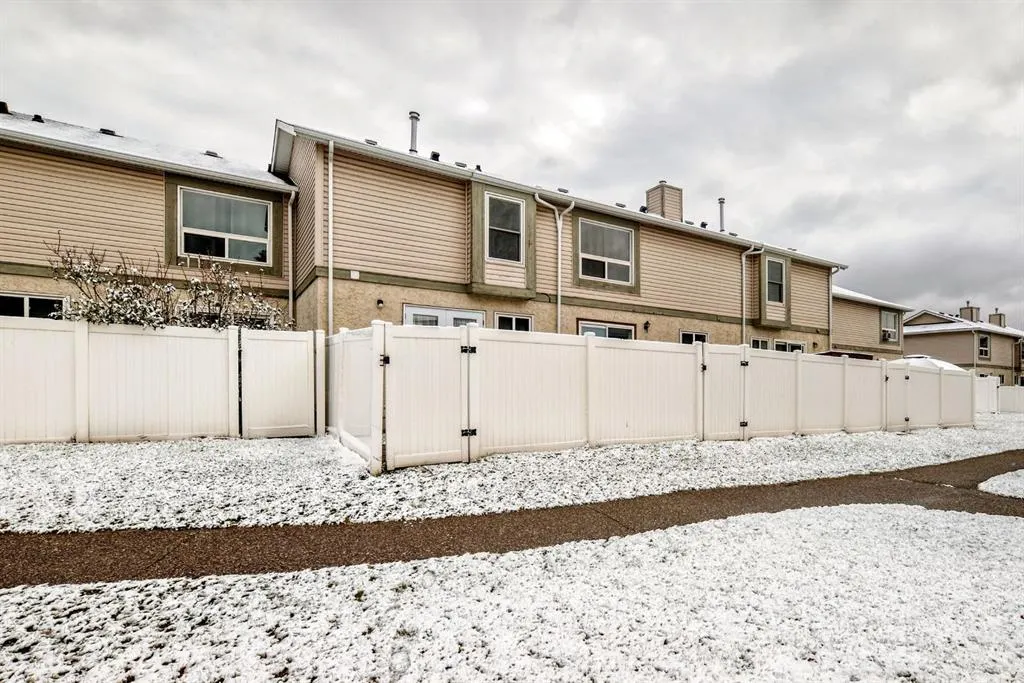 111 Deer Ridge Lane SE