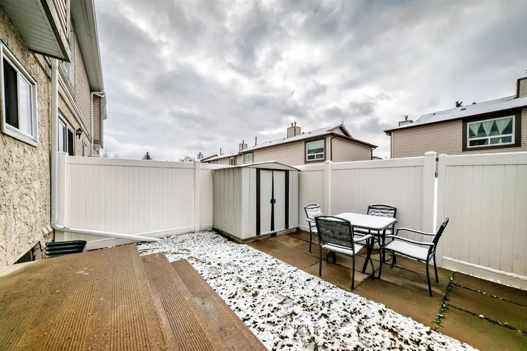 111 Deer Ridge Lane SE