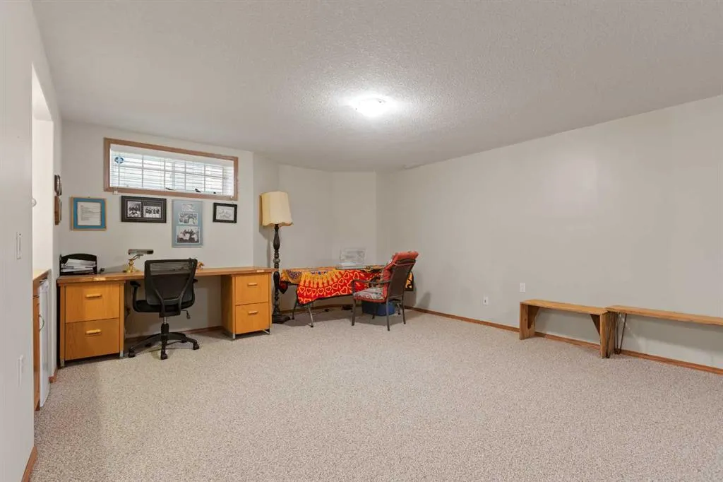 616 Riverside Boulevard NW