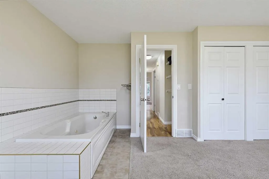 13 Shawglen Court SW