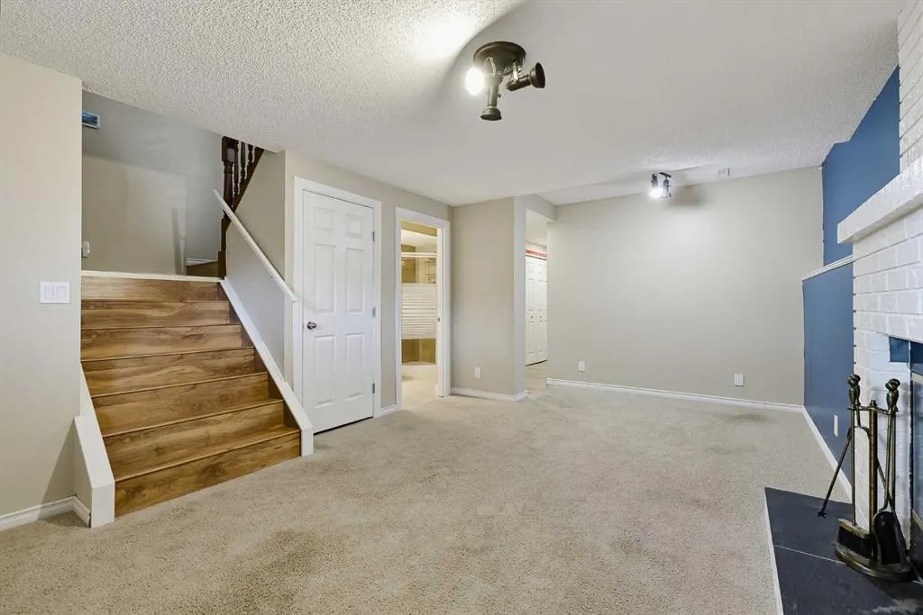 13 Shawglen Court SW