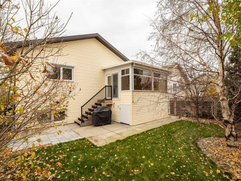 417 Grizzly Crescent N