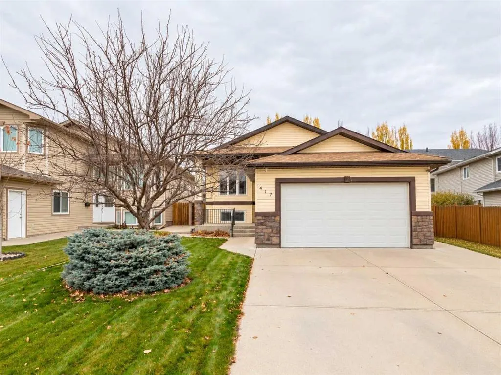 417 Grizzly Crescent N
