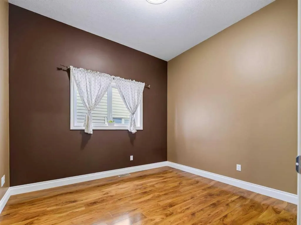 246 Canals Circle SW