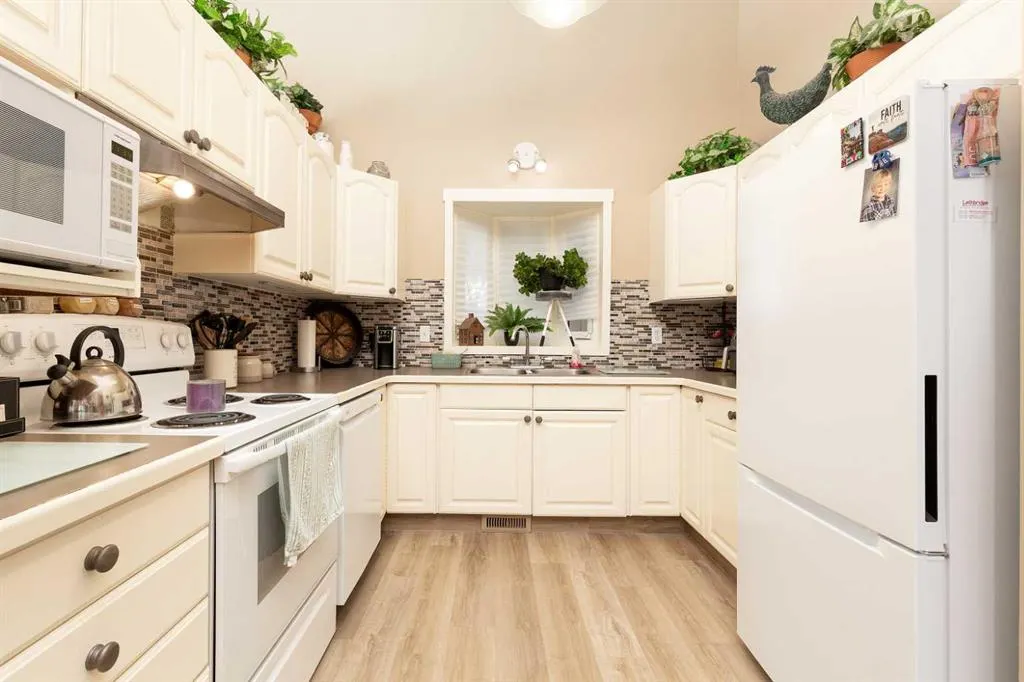 44 Lakhota Road W