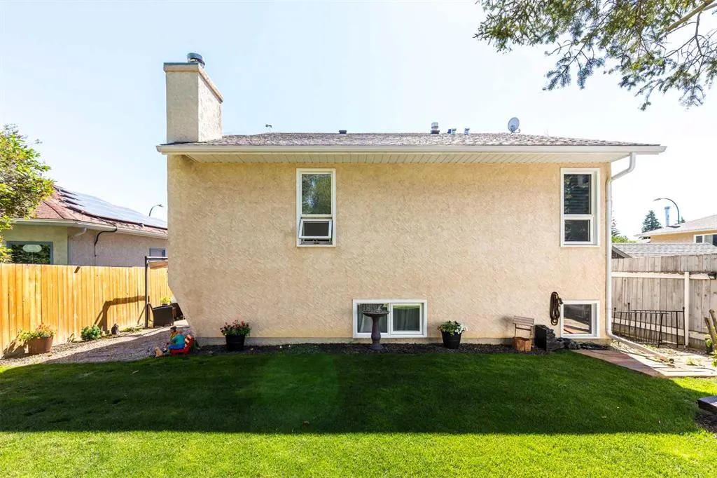 44 Lakhota Road W