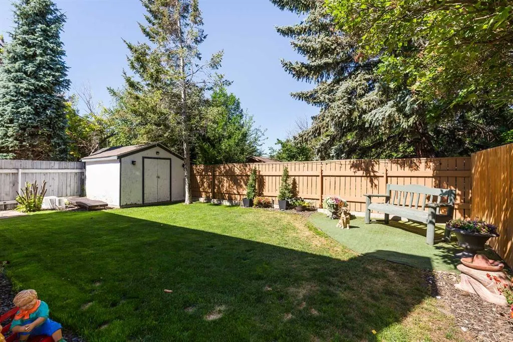 44 Lakhota Road W