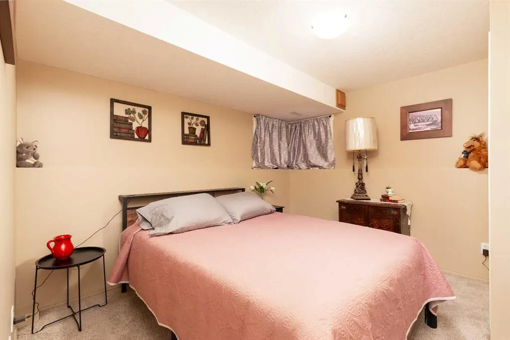 44 Lakhota Road W
