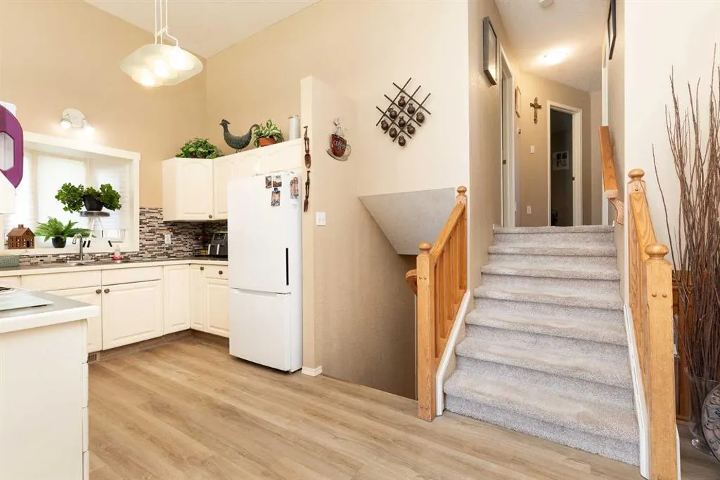 44 Lakhota Road W