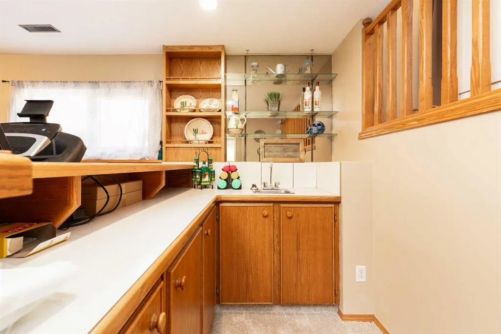 44 Lakhota Road W
