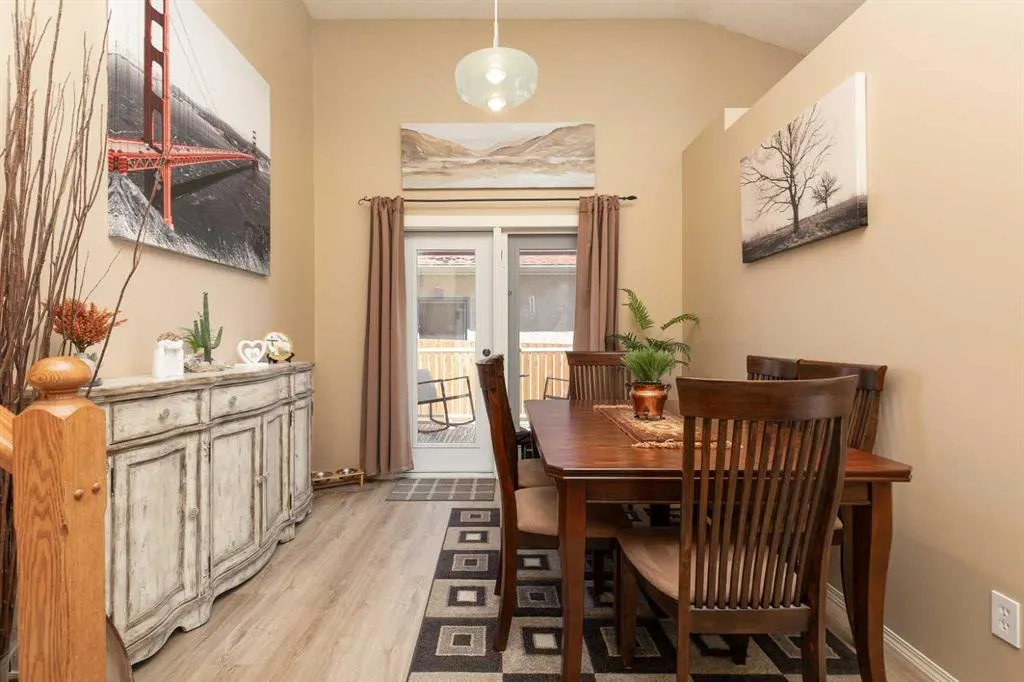 44 Lakhota Road W