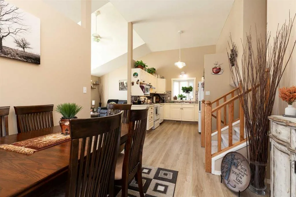 44 Lakhota Road W