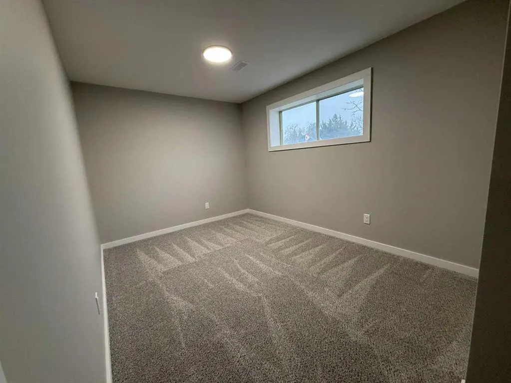15 Laval Court W