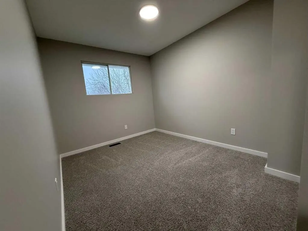 15 Laval Court W