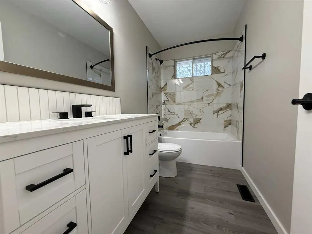 15 Laval Court W