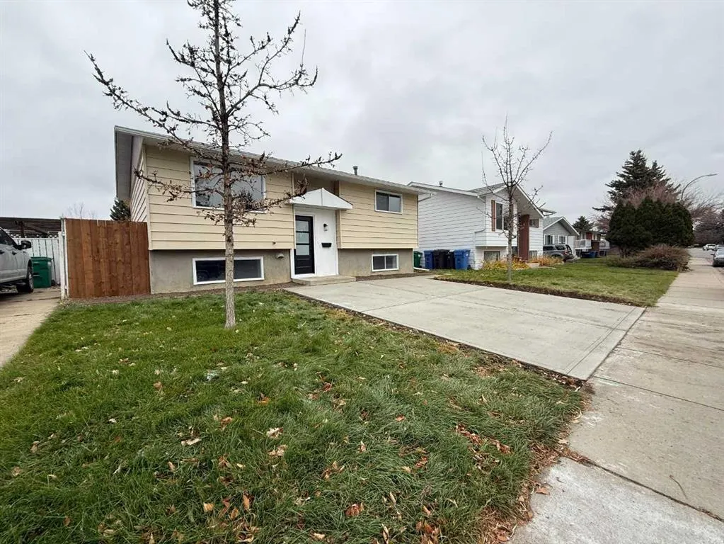 15 Laval Court W