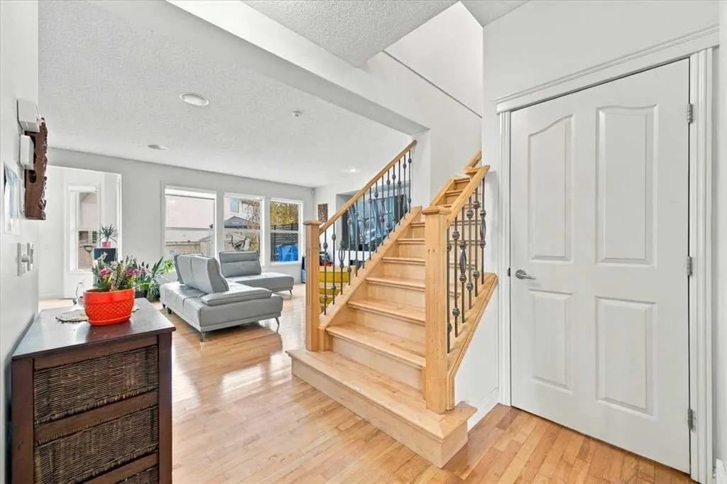 262 Everstone Drive SW