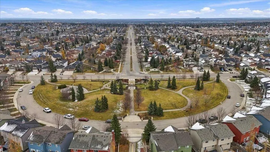 262 Everstone Drive SW