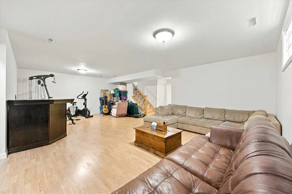 262 Everstone Drive SW