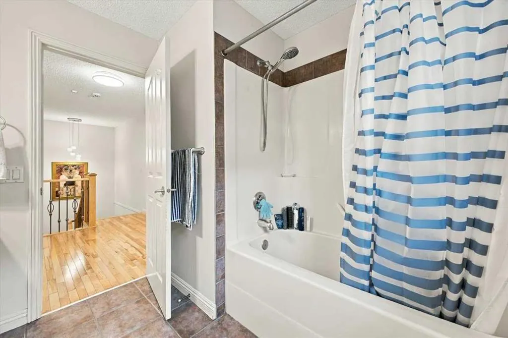 262 Everstone Drive SW