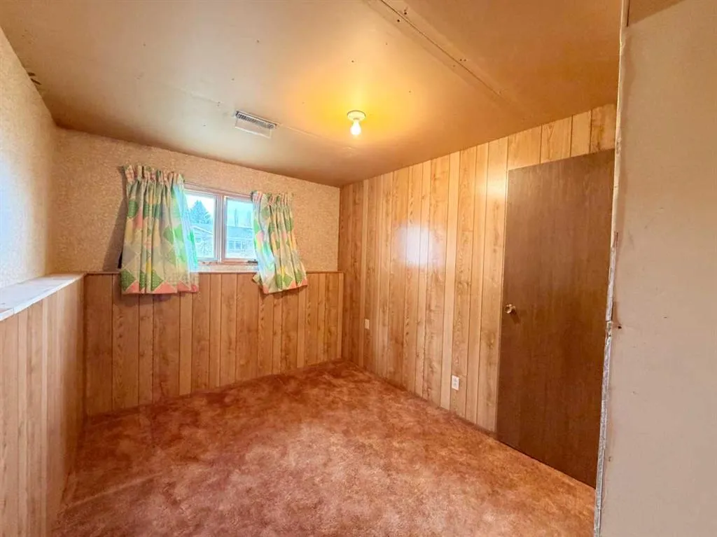32 Asmundsen Avenue