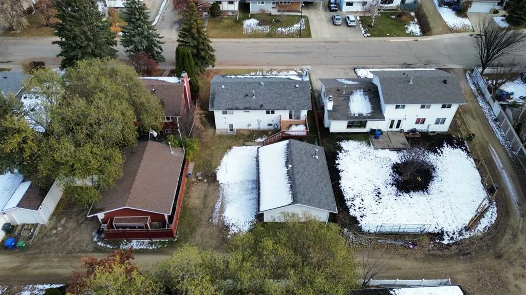 32 Asmundsen Avenue