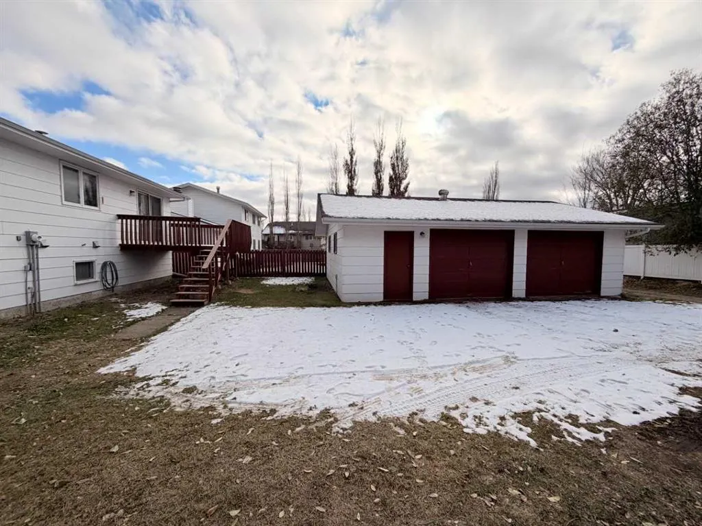 32 Asmundsen Avenue