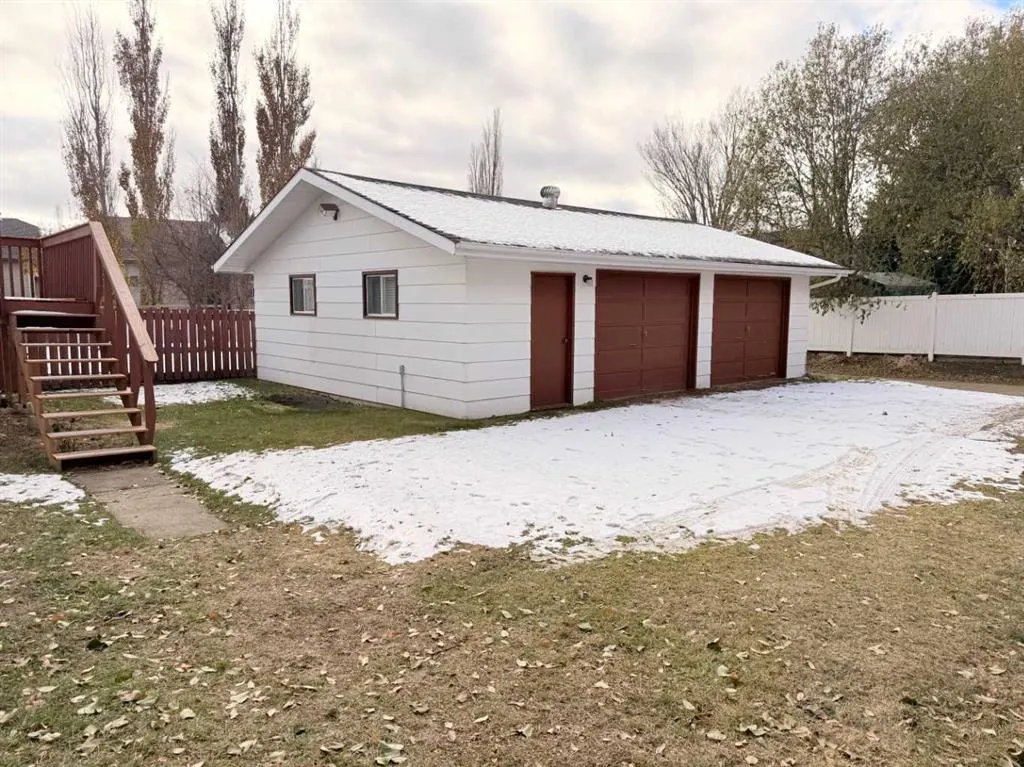 32 Asmundsen Avenue