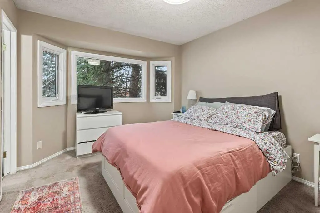 79 Suntree Lane