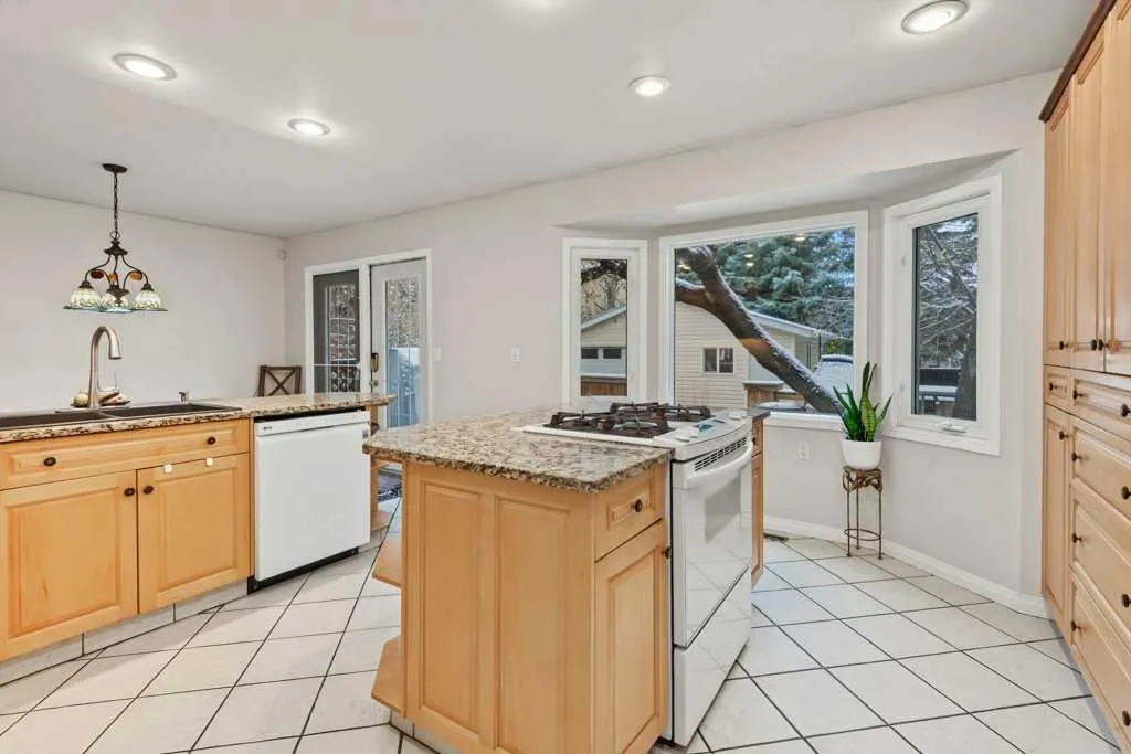 79 Suntree Lane