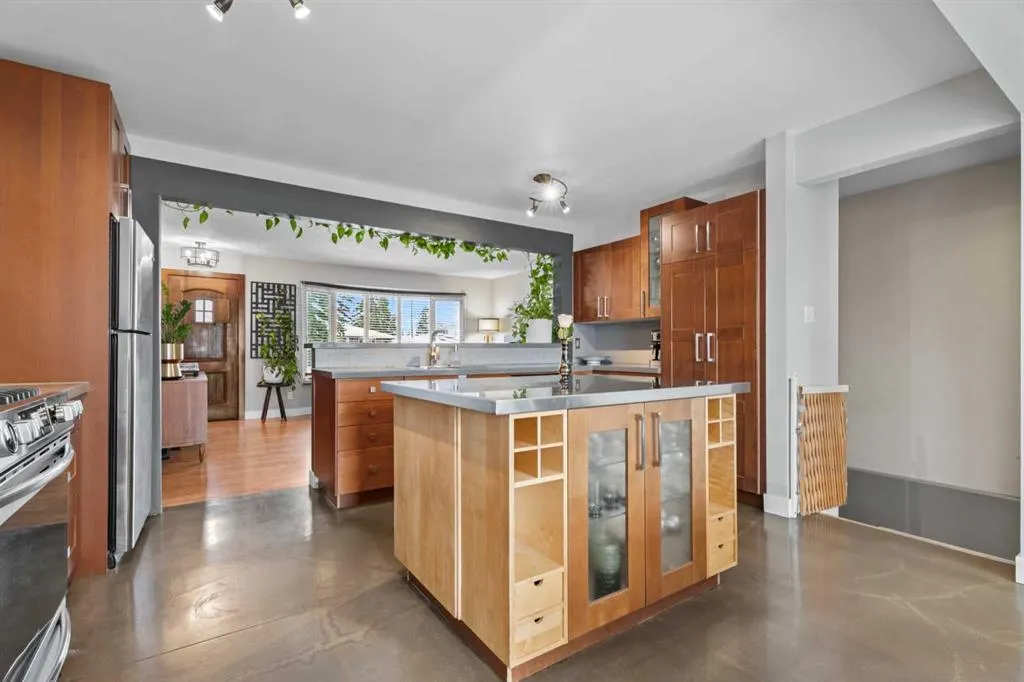 807 Allandale Road SE