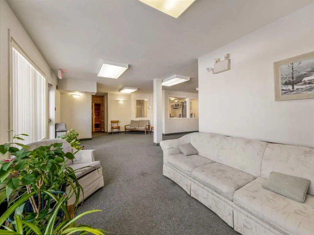 620 Columbia Boulevard W #320