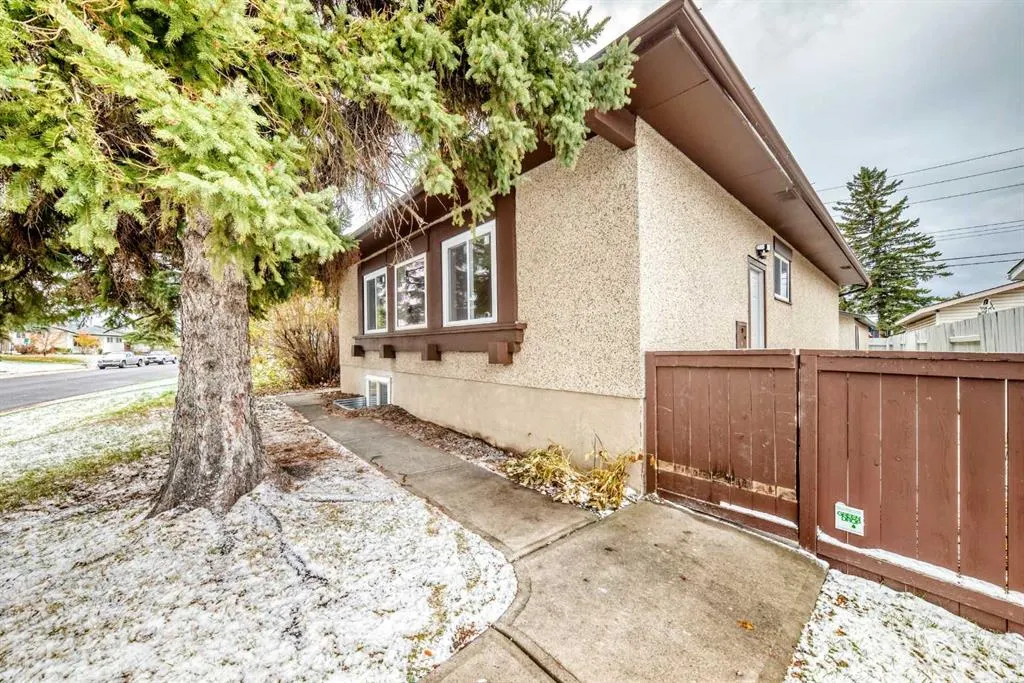 619 Penbrooke Road SE