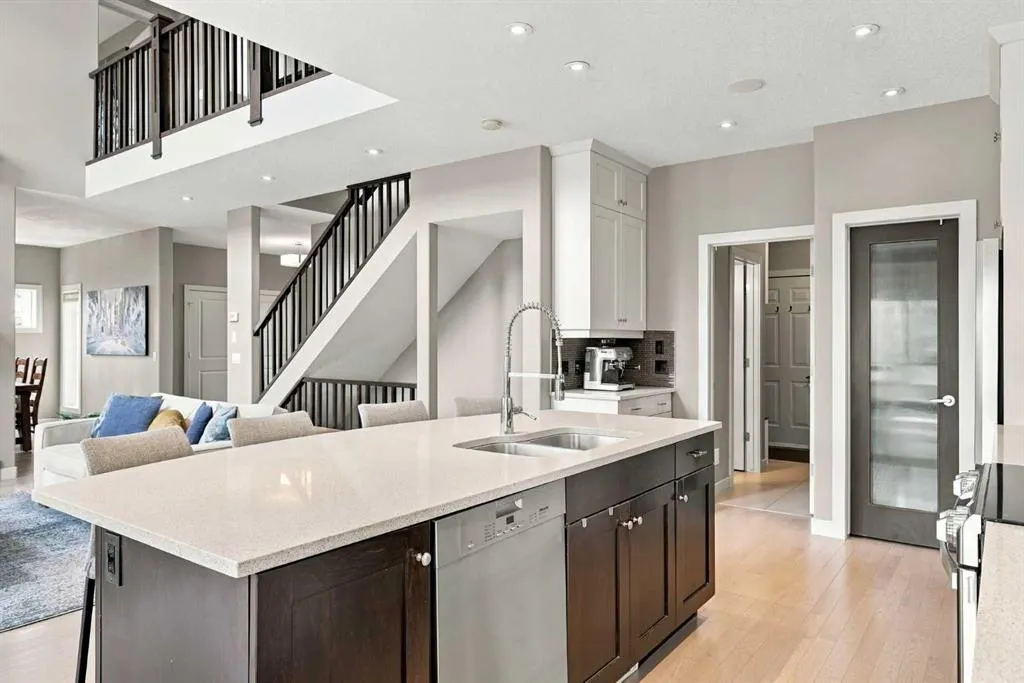 54 West Cedar Place SW
