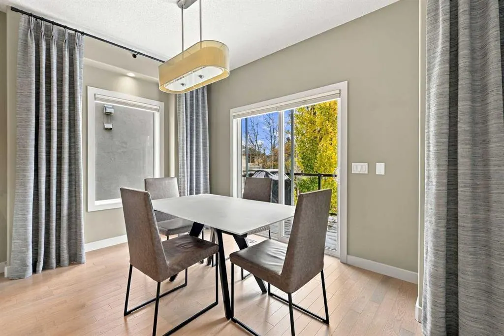 54 West Cedar Place SW
