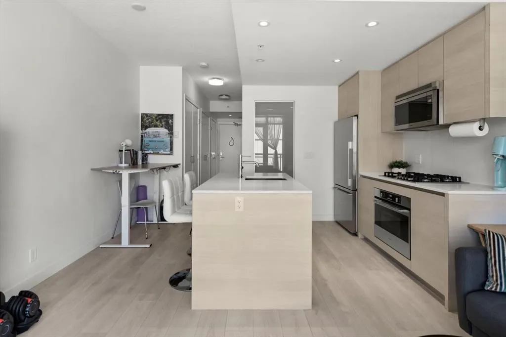 1501 6 Street SW #706
